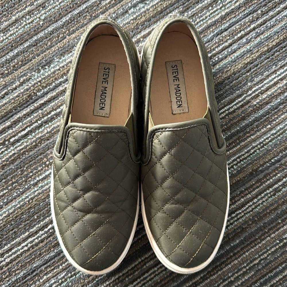 Steve Madden Ecentrcq Slides - image 4